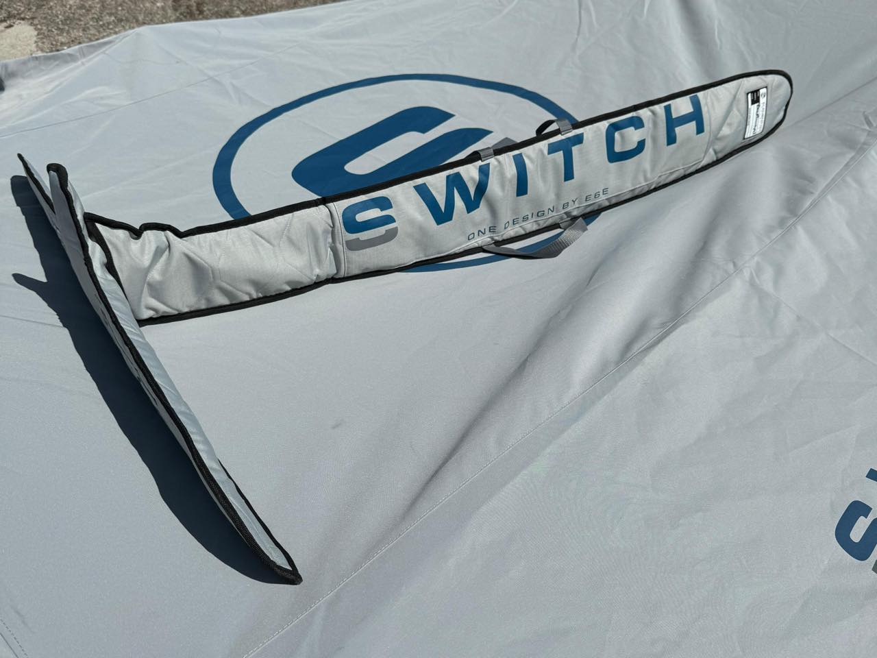 Main foil horizontal padded cover Switch One Design Switch One Design