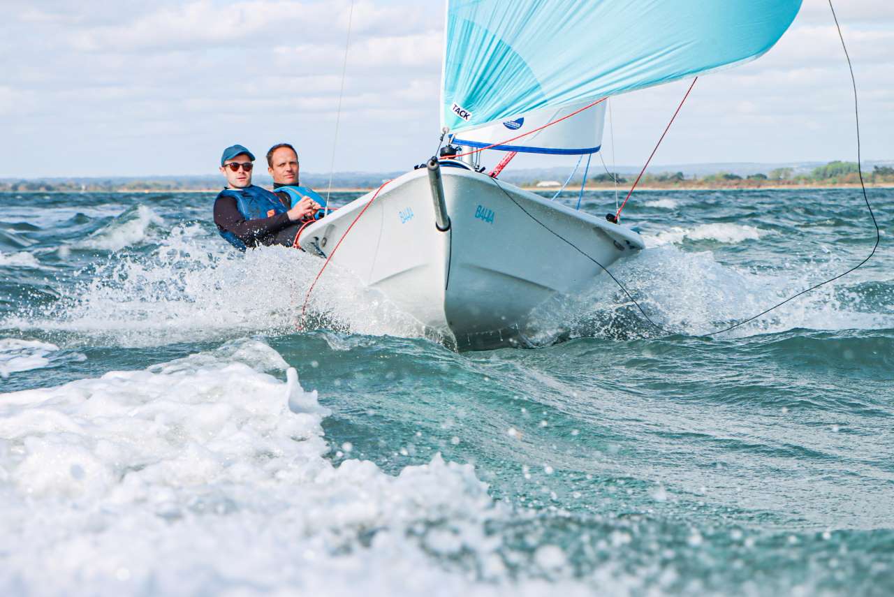 BAHIA mit Gennaker komplett segelfertig