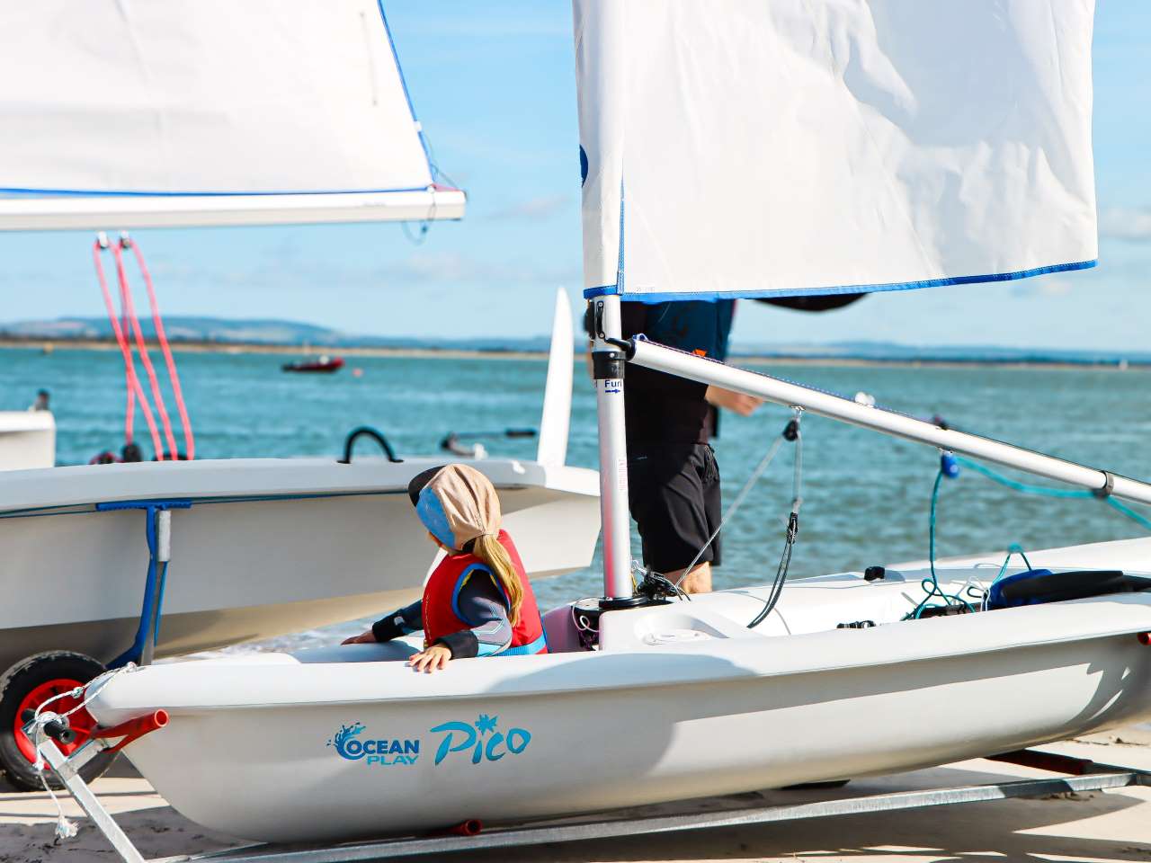 pico-am-strand-vater-und-tochter PICO ready to sail (mainsail only)