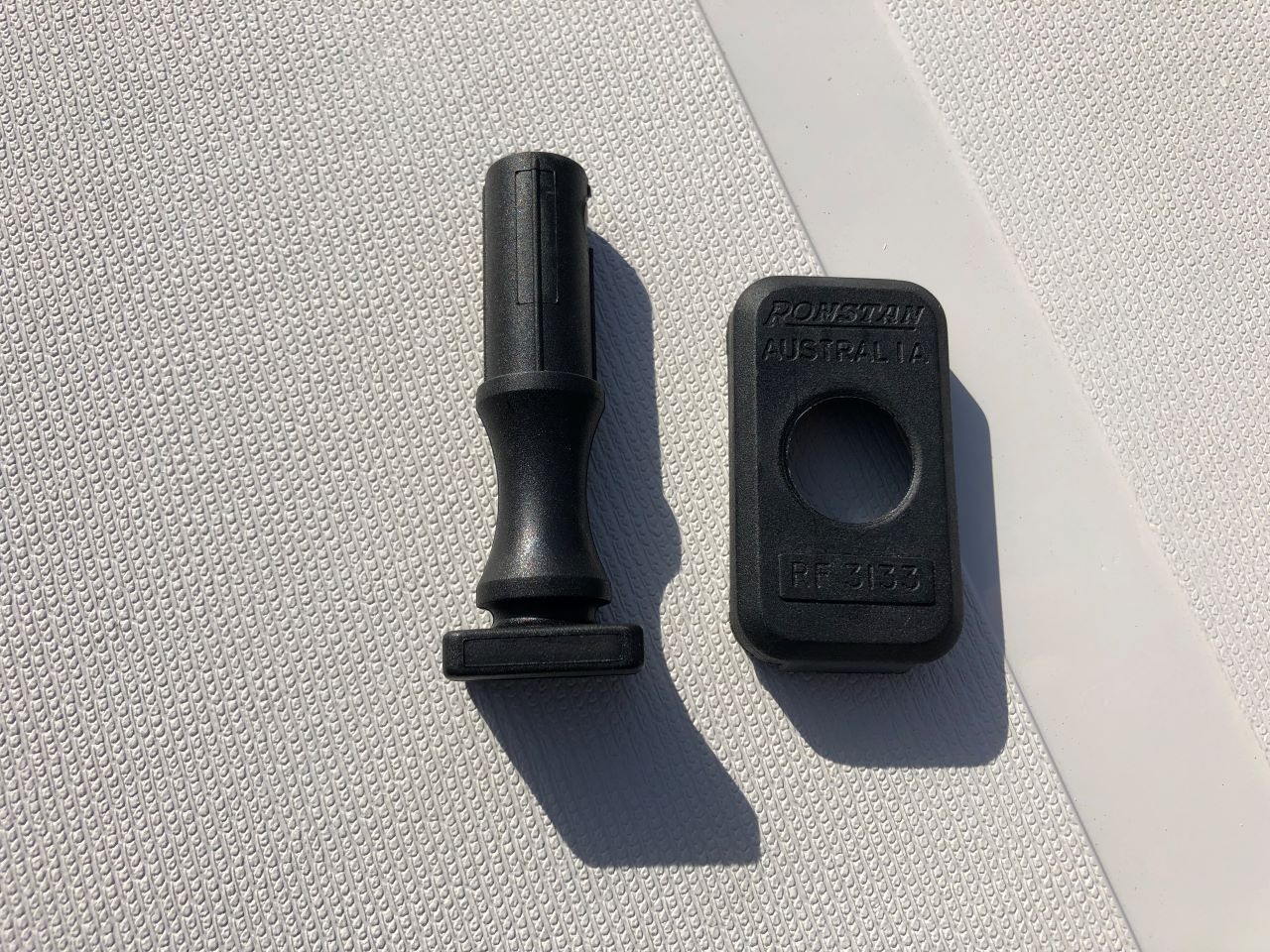 pinne_carbon_E6_ILCA_black_dog_ILC204_2