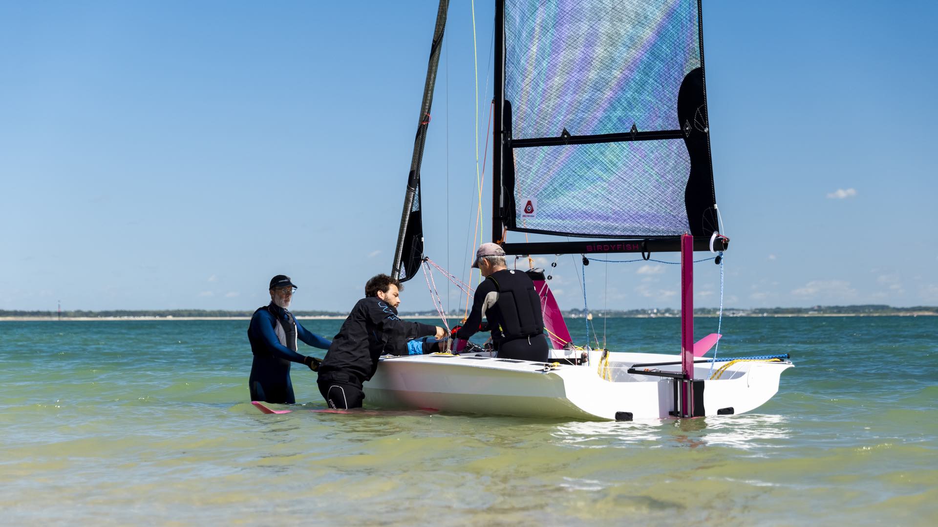 birdyfish-foiling-segelboot-vorbereitung-ablegen birdyfish-foiling-segelboot-vorbereitung-ablegen