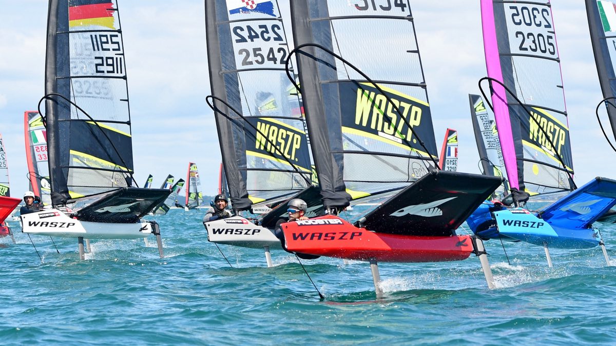 Waszp foiling flotte kurz nach Start