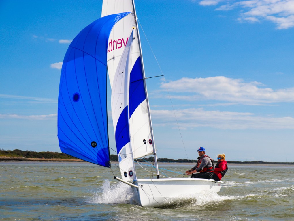 segeljolle-rs-venture-gennacker-gleitfahrt RS Venture