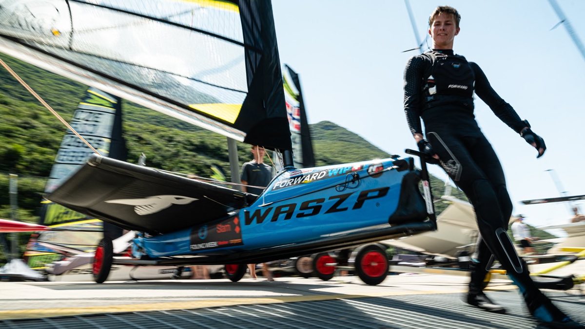 WASZP foiling segeljolle beim slippen