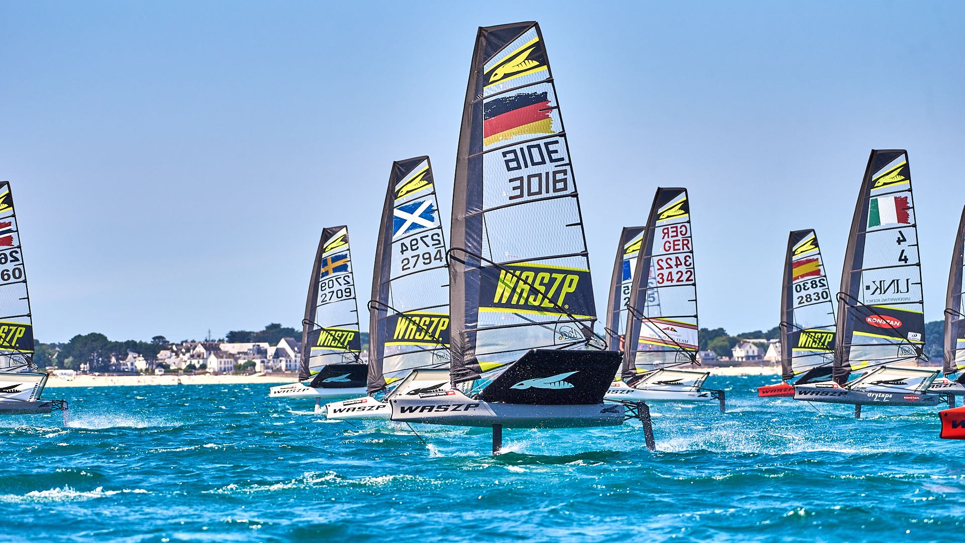 Waszp foiling segeljolle einhand regattastart