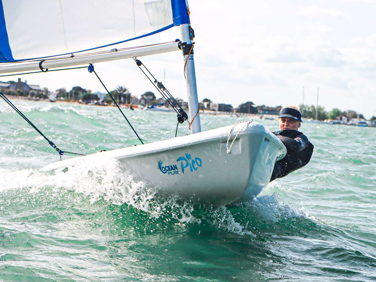 pico-jugendliche-gleiten-spass PICO ready to sail (mainsail only)
