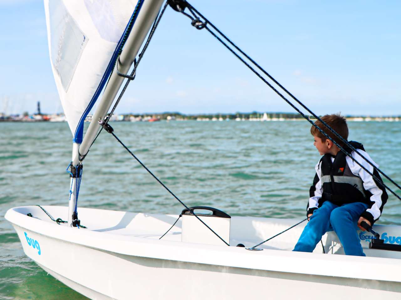 bug-kind-downwind-sicher BUG ready to sail