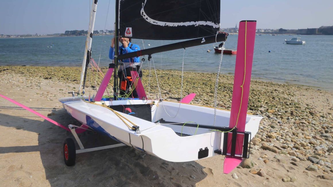 birdyfish-foil-segelboot-startklar-strand birdyfish-foil-segelboot-startklar-strand