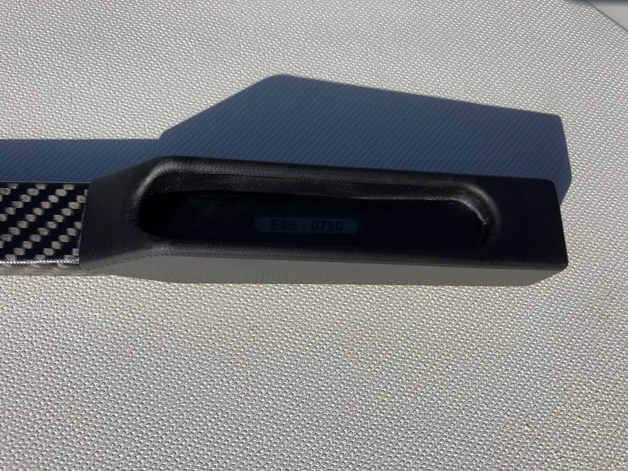 pinne_carbon_E6_ILCA_black_dog_ILC204_1