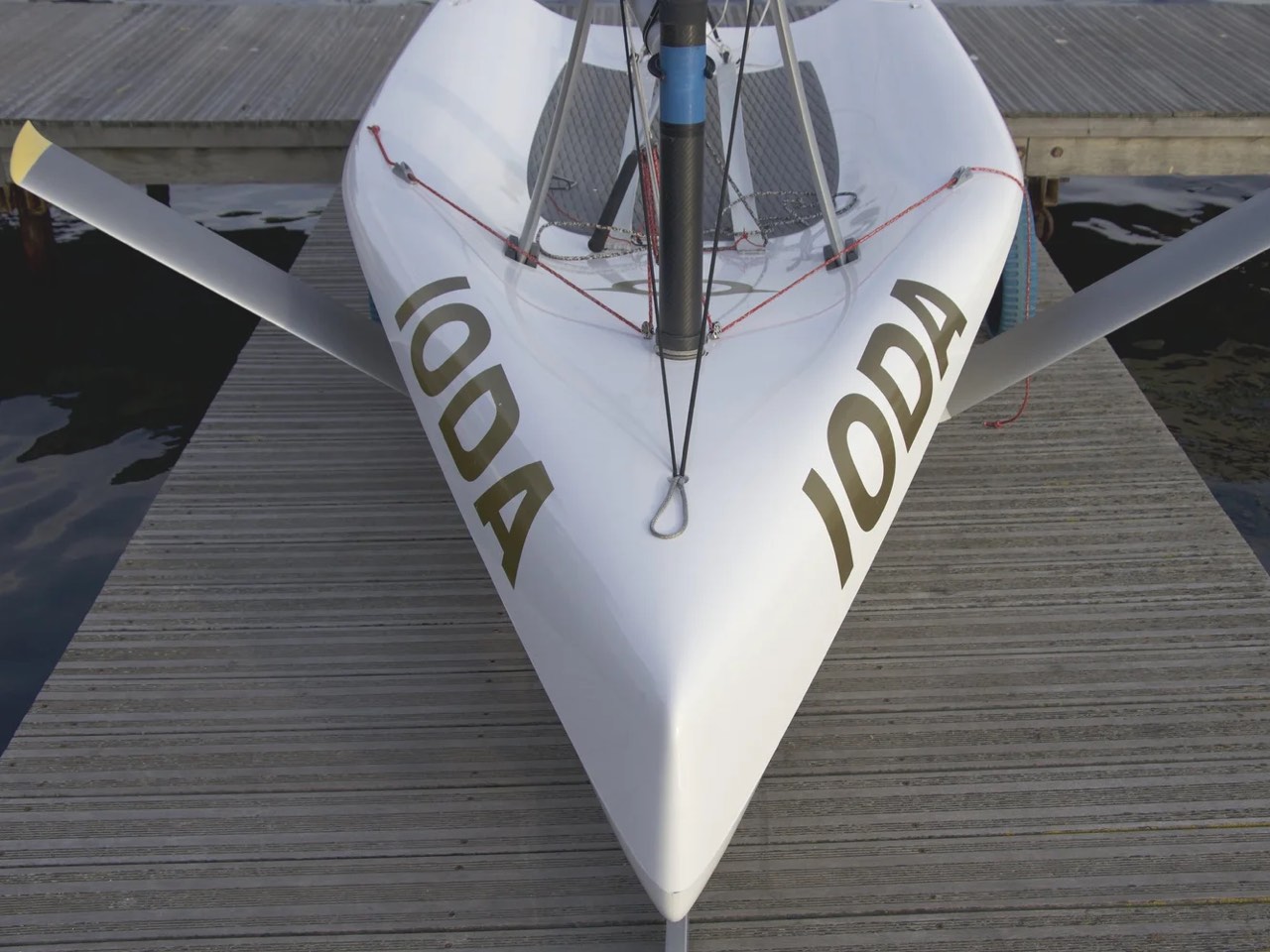 IODA segelfertig mit Slipwagen und 6,5 m² Segel