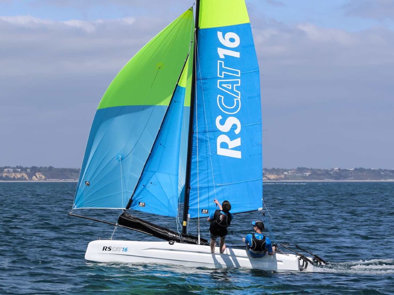 katamaran-rs-cat16-gennaker-trapez_1_1 RS CAT16 XL segelfertig