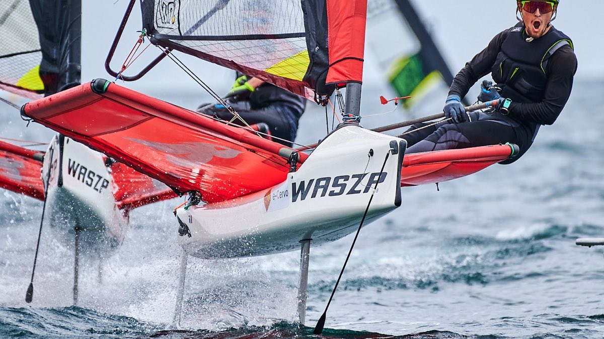 Waszp fliegende foilende segeljolle