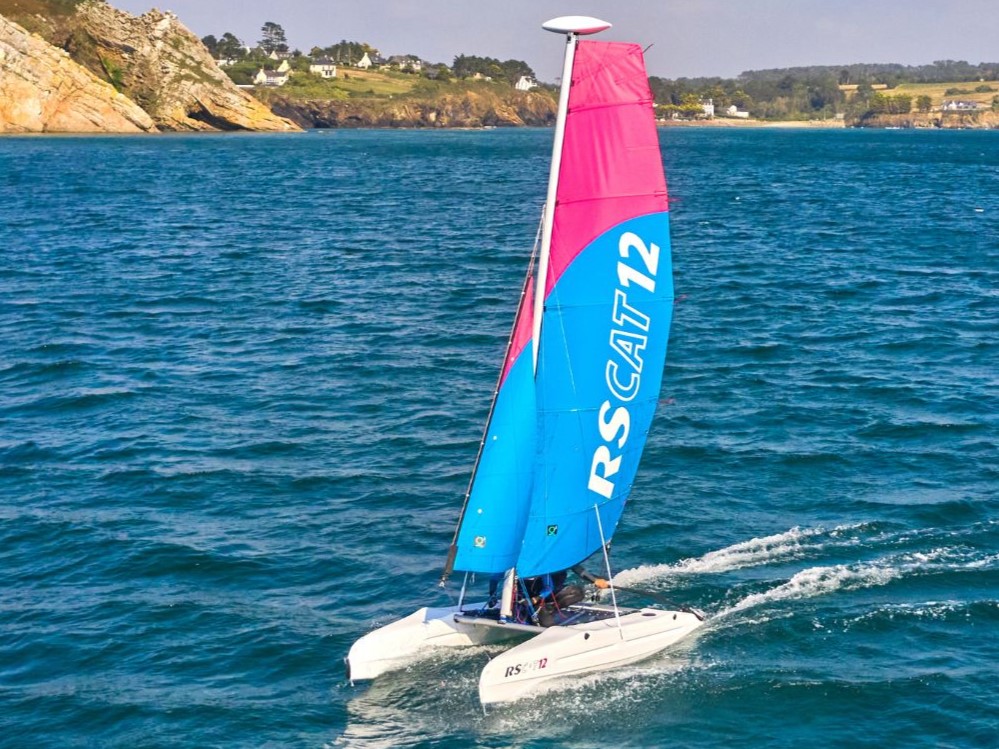RS CAT12 mit Fockpaket segelfertig RS CAT12 mit Fockpaket segelfertig