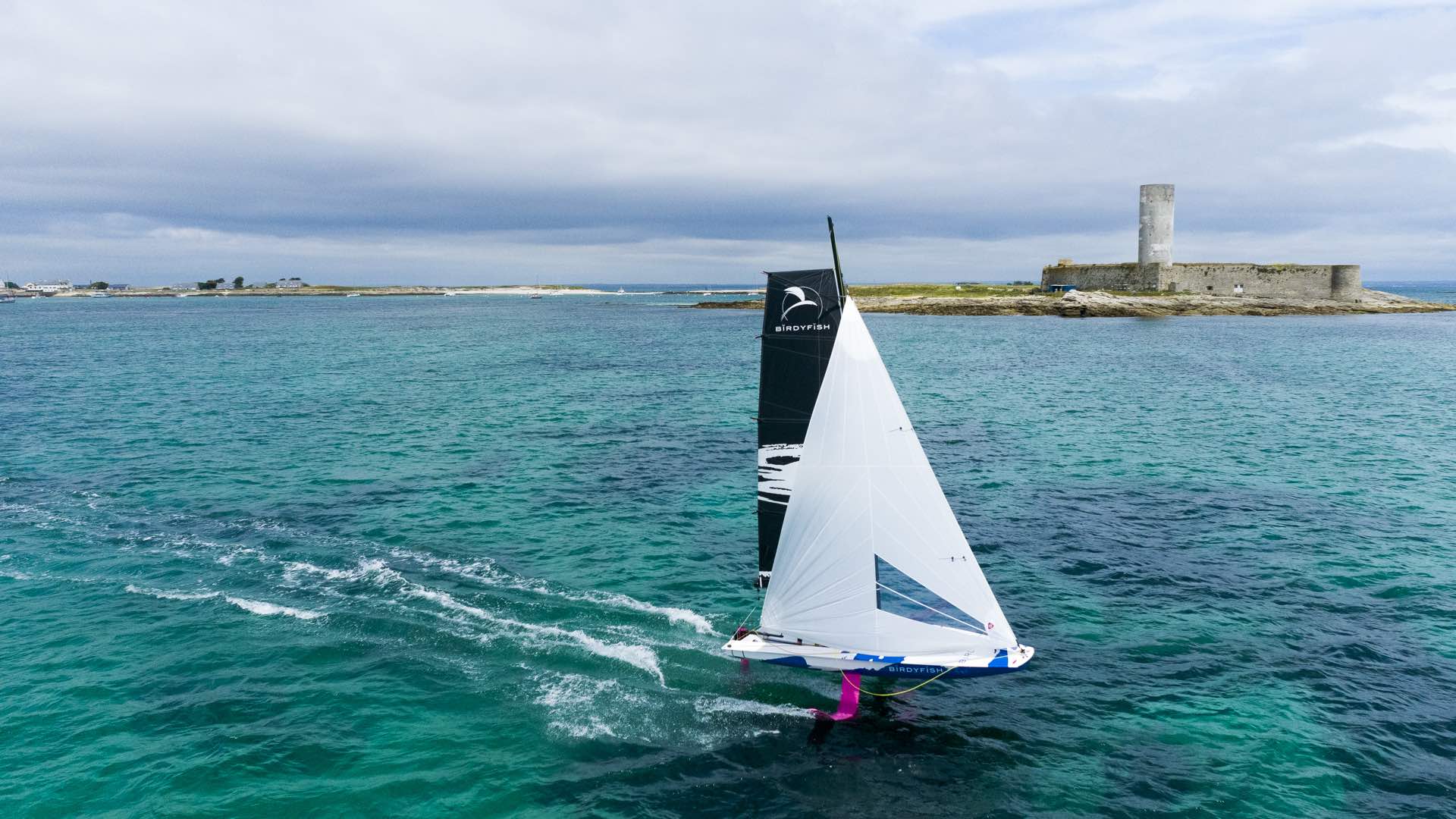 code-0-birdyfish-foiling-segeljolle-fun-segelsatz code-0-birdyfish-foiling-segeljolle-fun-segelsatz